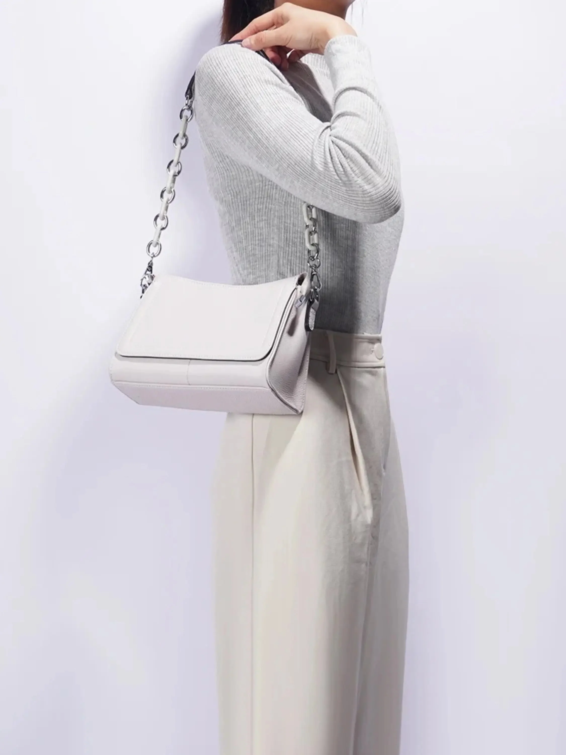 Ada | Stilvolle weiße Leder-Schultertasche - Image 6