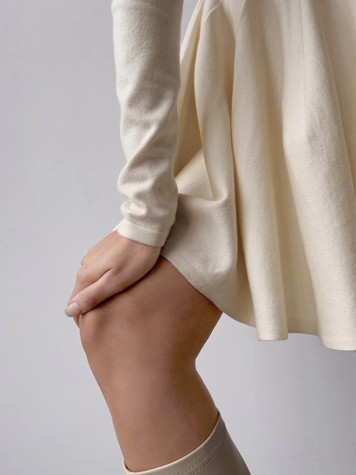 Alina | Elegantes Damen Skaterkleid in Creme mit langen Ärmeln - Image 3
