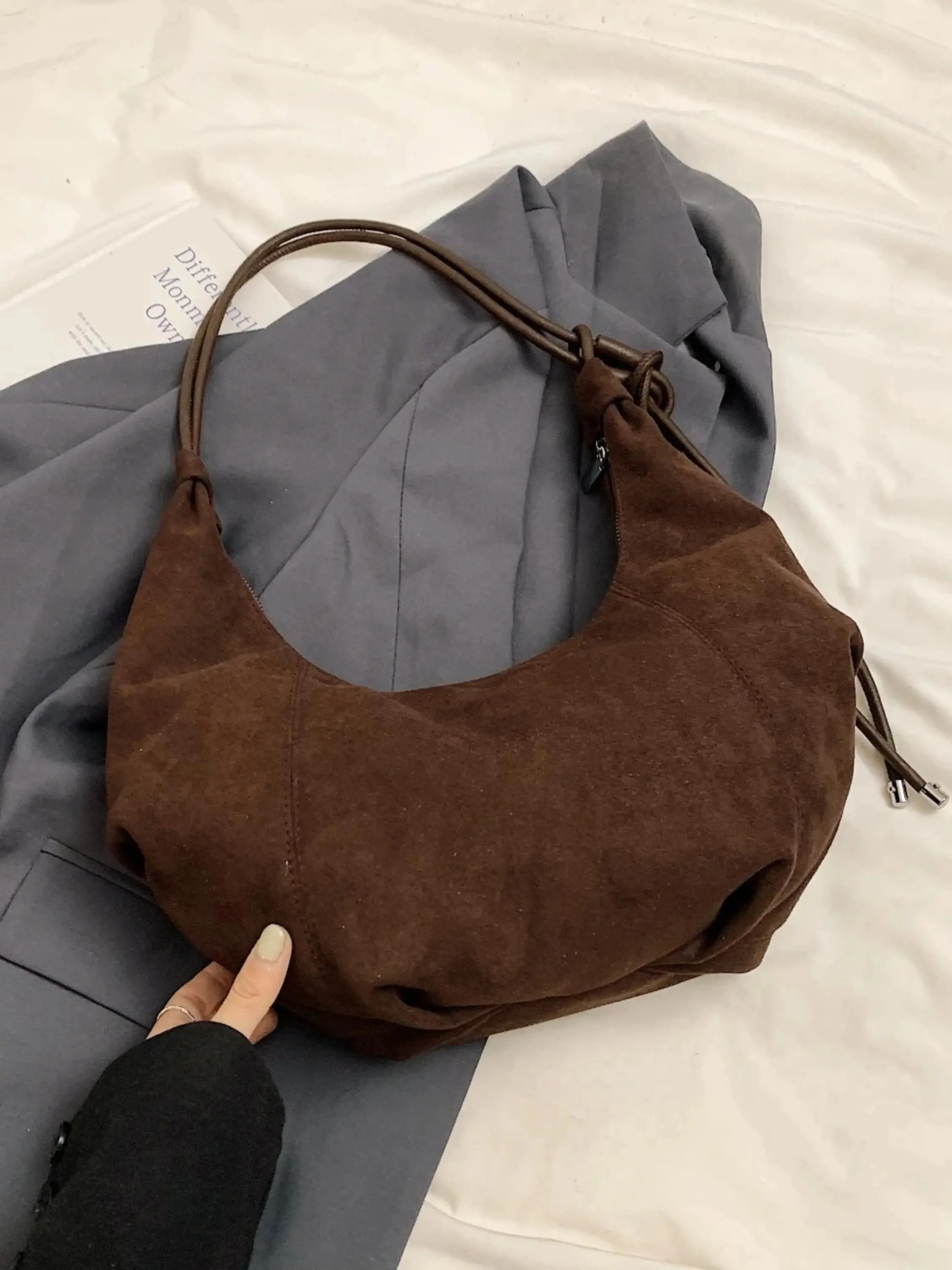 Amalia | Wildleder Boho-Chic Hobo Tasche mit Verspielt Charme - Image 3