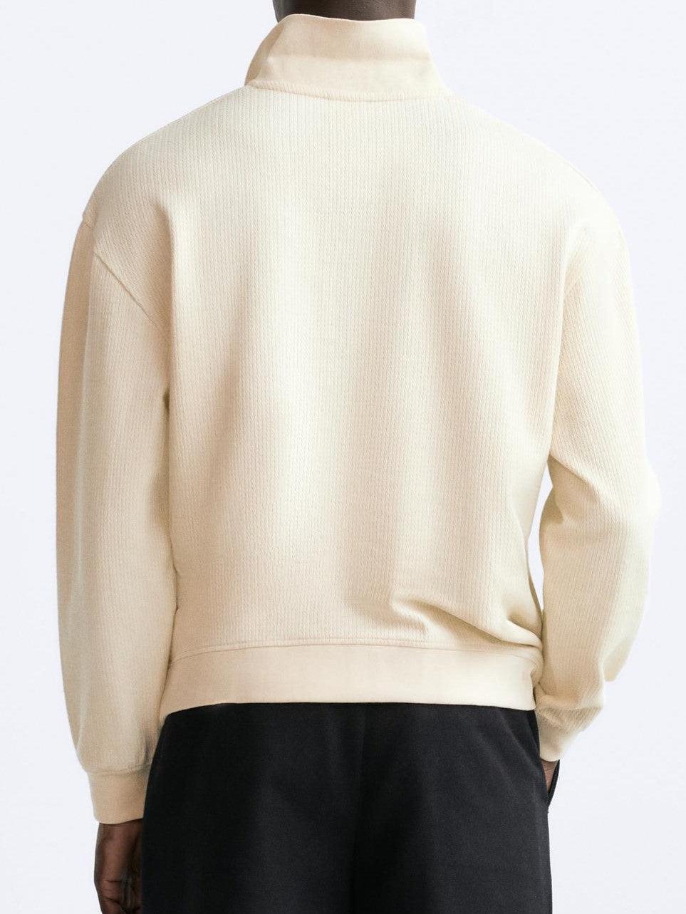 Beiger Pullover mit Polokragen – Lässiger Stil mit Eleganz - Image 3