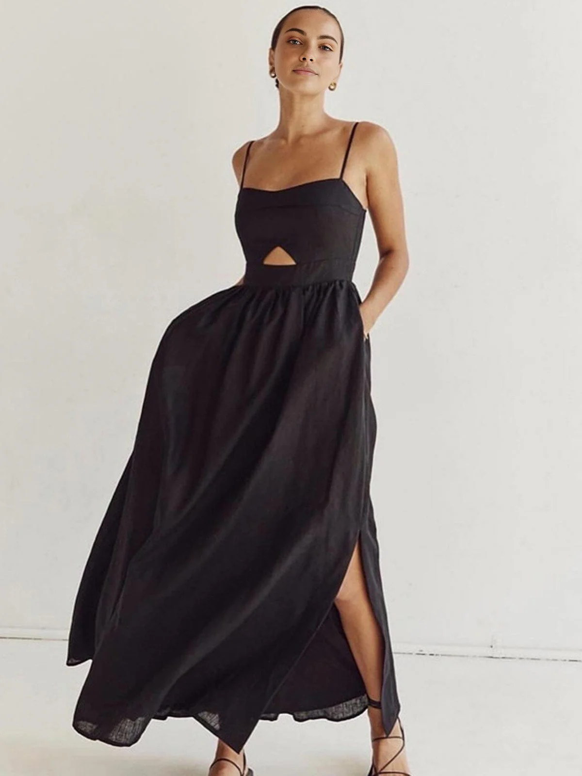 Benedikta | Ärmelloses Maxikleid aus Leinen mit Cut-Out-Detail und Spaghettiträgern - Image 3
