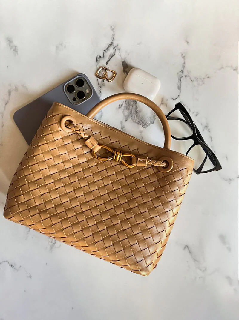 Carlee | Geflochtene Mini-Tasche mit Eleganten Akzent - Image 16