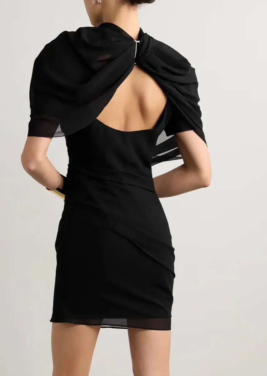 Carmen | Schwarzes Drapé-Minikleid mit Hohem Schulterbereich - Image 15