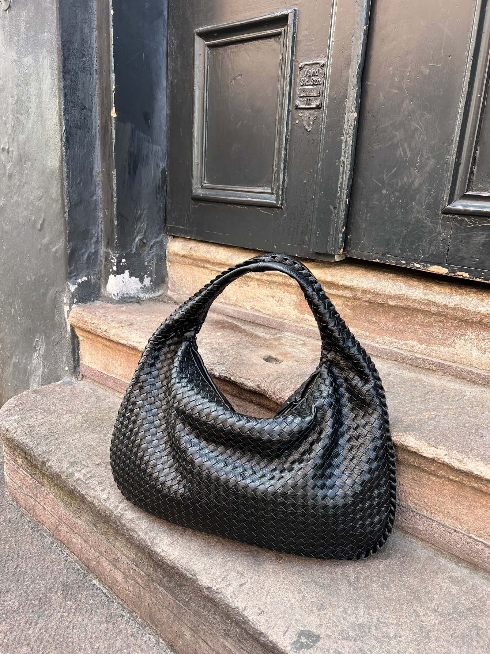 Charlyne | Große geflochtene Hobo-Tasche - Image 11