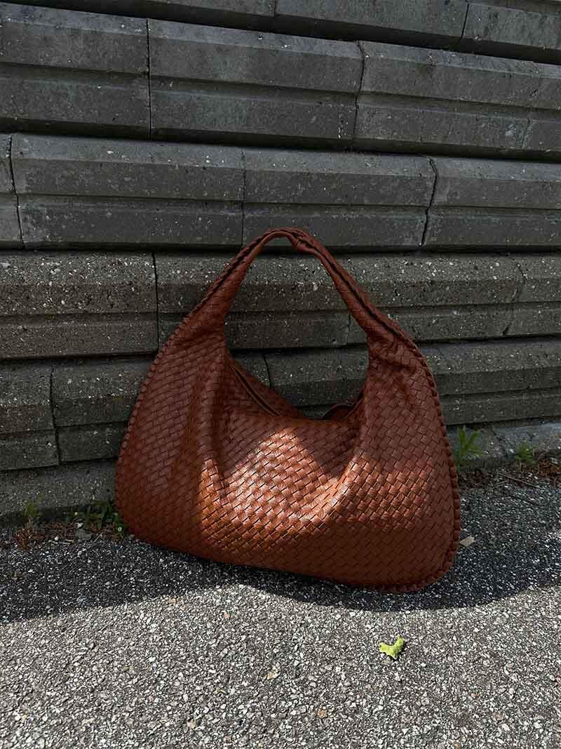 Charlyne | Große geflochtene Hobo-Tasche - Image 20