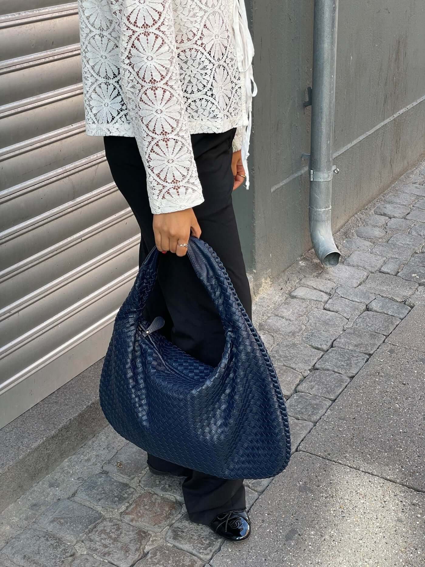 Charlyne | Große geflochtene Hobo-Tasche - Image 34