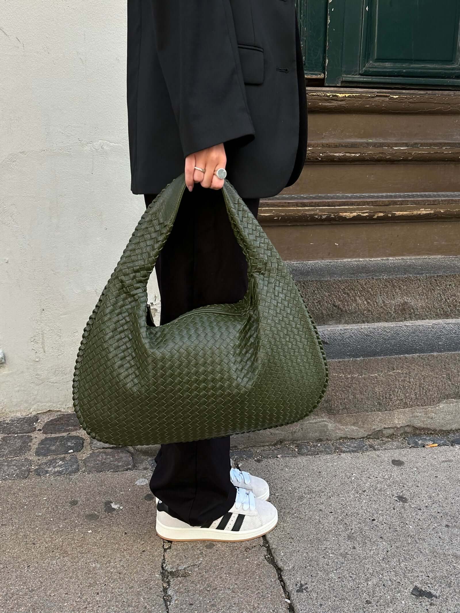 Charlyne | Große geflochtene Hobo-Tasche - Image 36