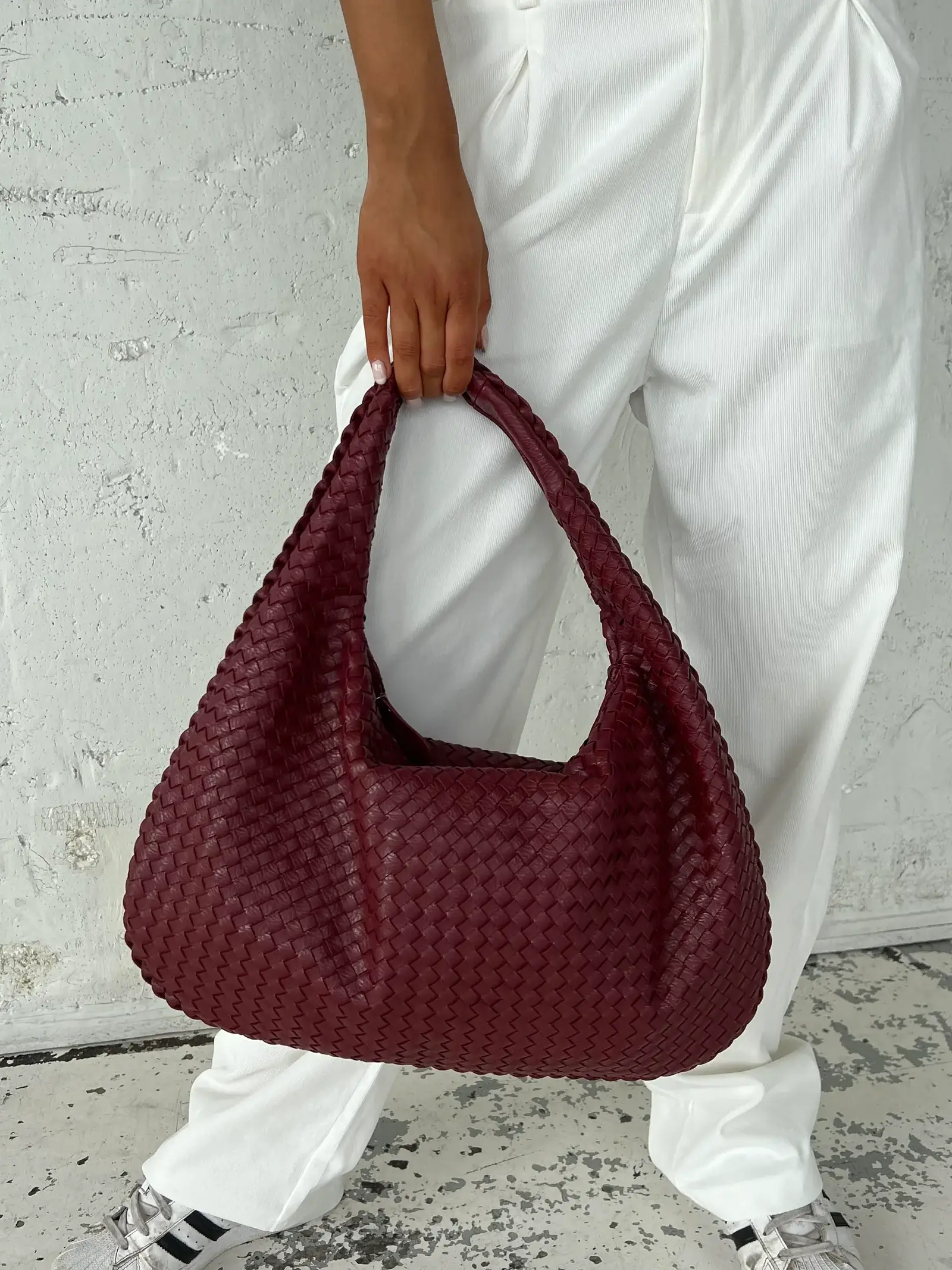 Charlyne | Große geflochtene Hobo-Tasche - Image 37