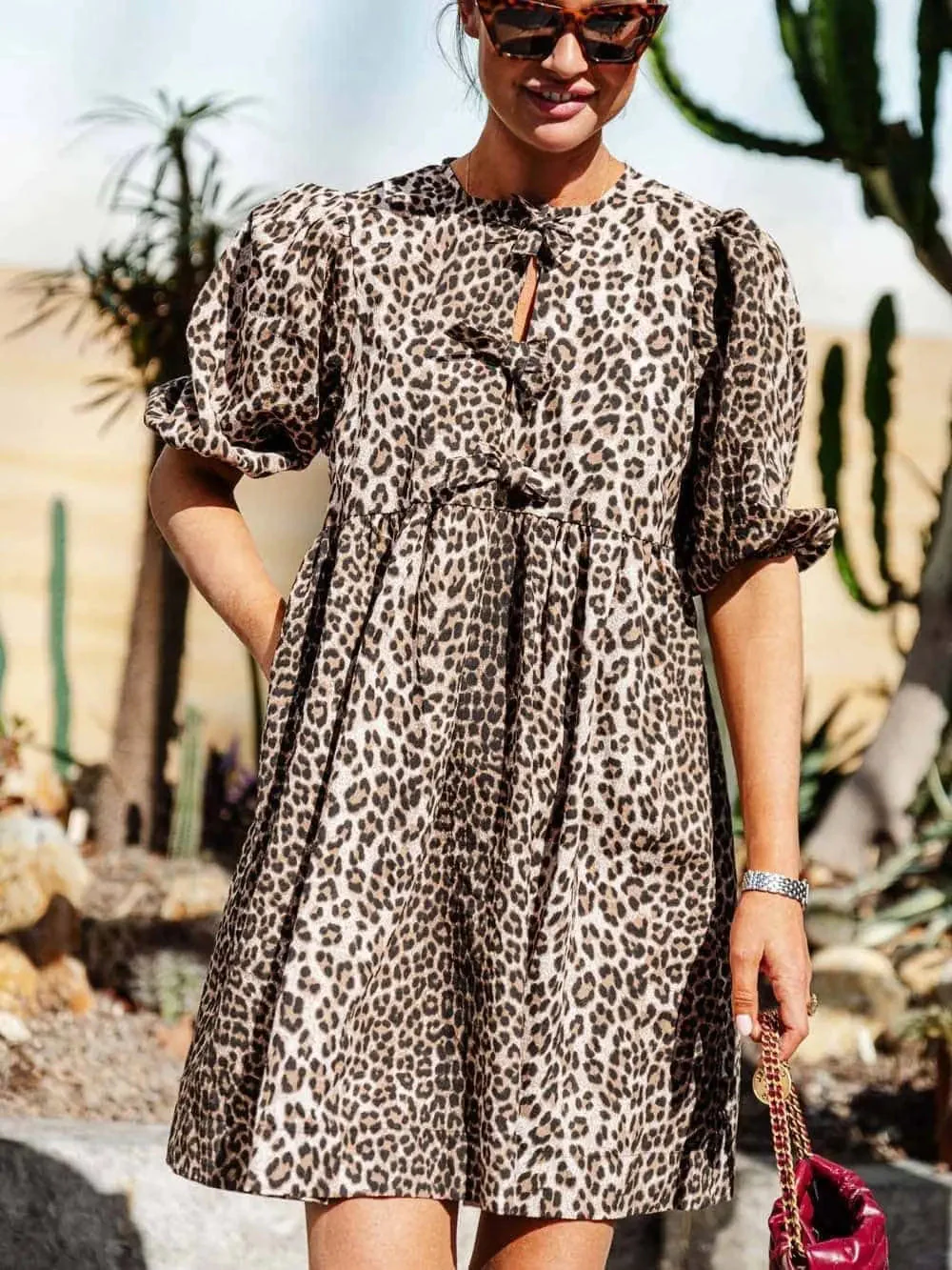 Chiara | Damen Leoparden Kleid mit kurzen Puffärmeln
