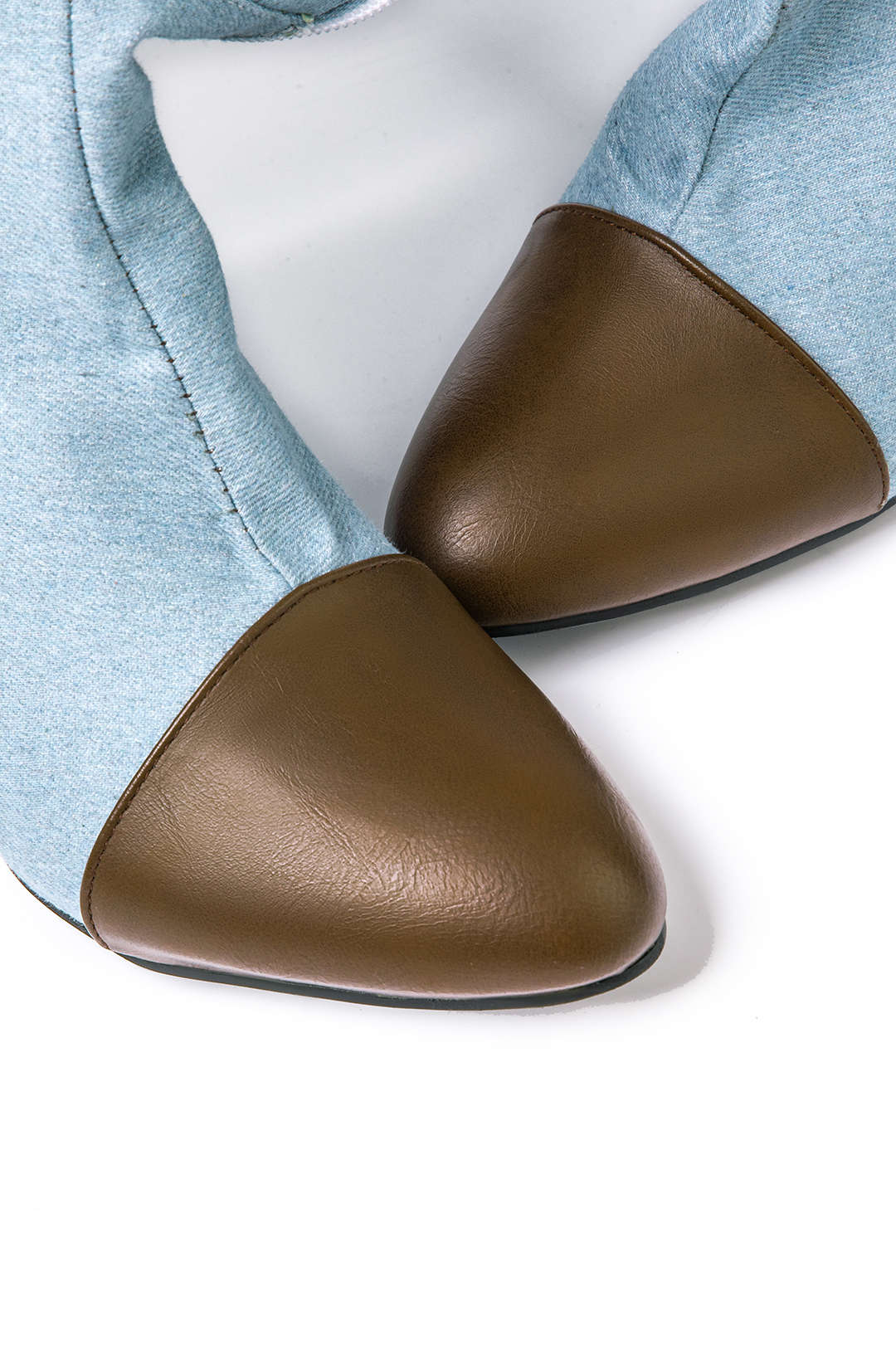 Chloe | Denim kniehohe Stiefel mit Absatz & Verstellbarem Braunen Riemen - Image 3
