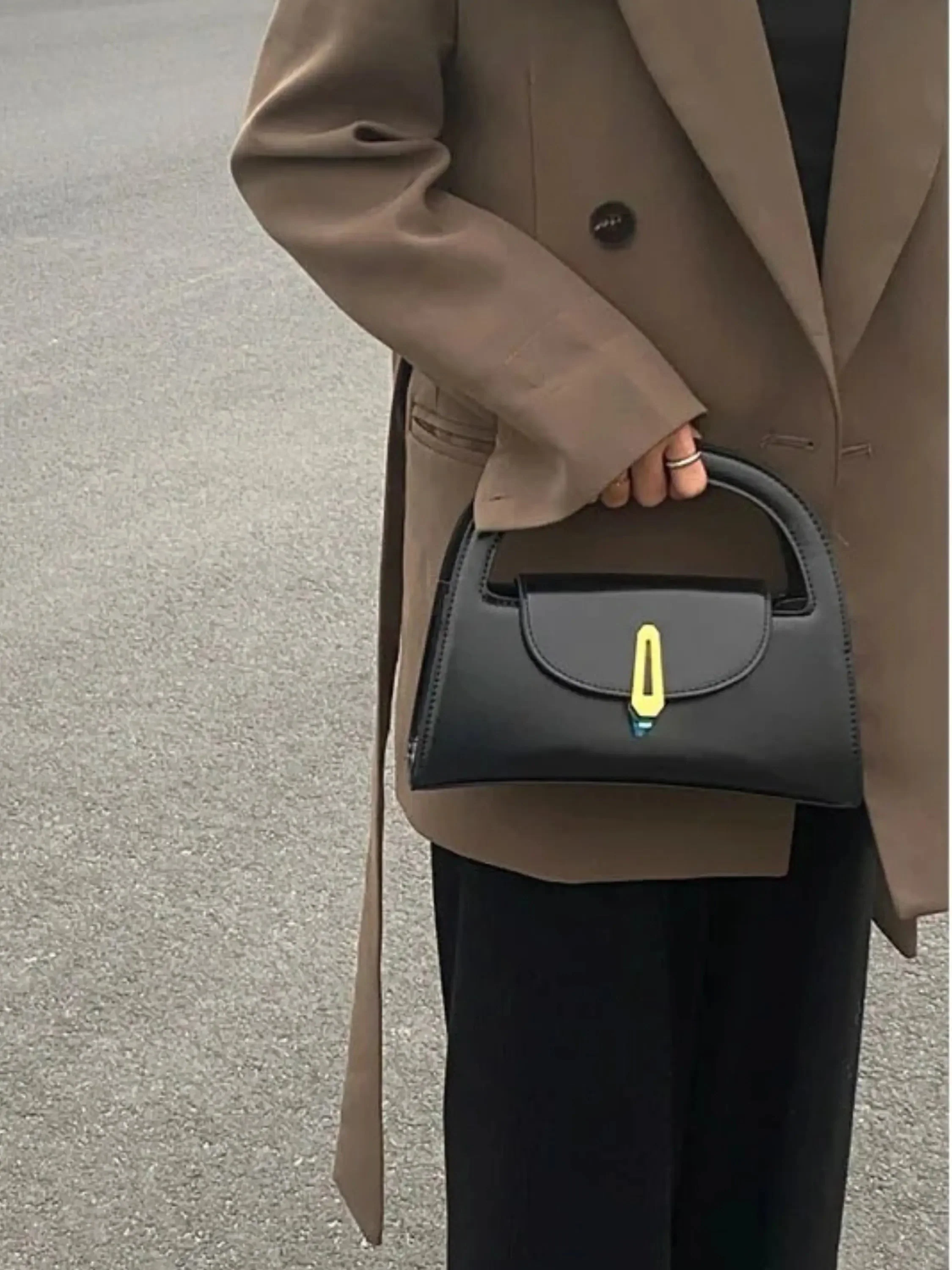 Dagmar | Moderne Schwarze Mini Schultertasche - Image 6