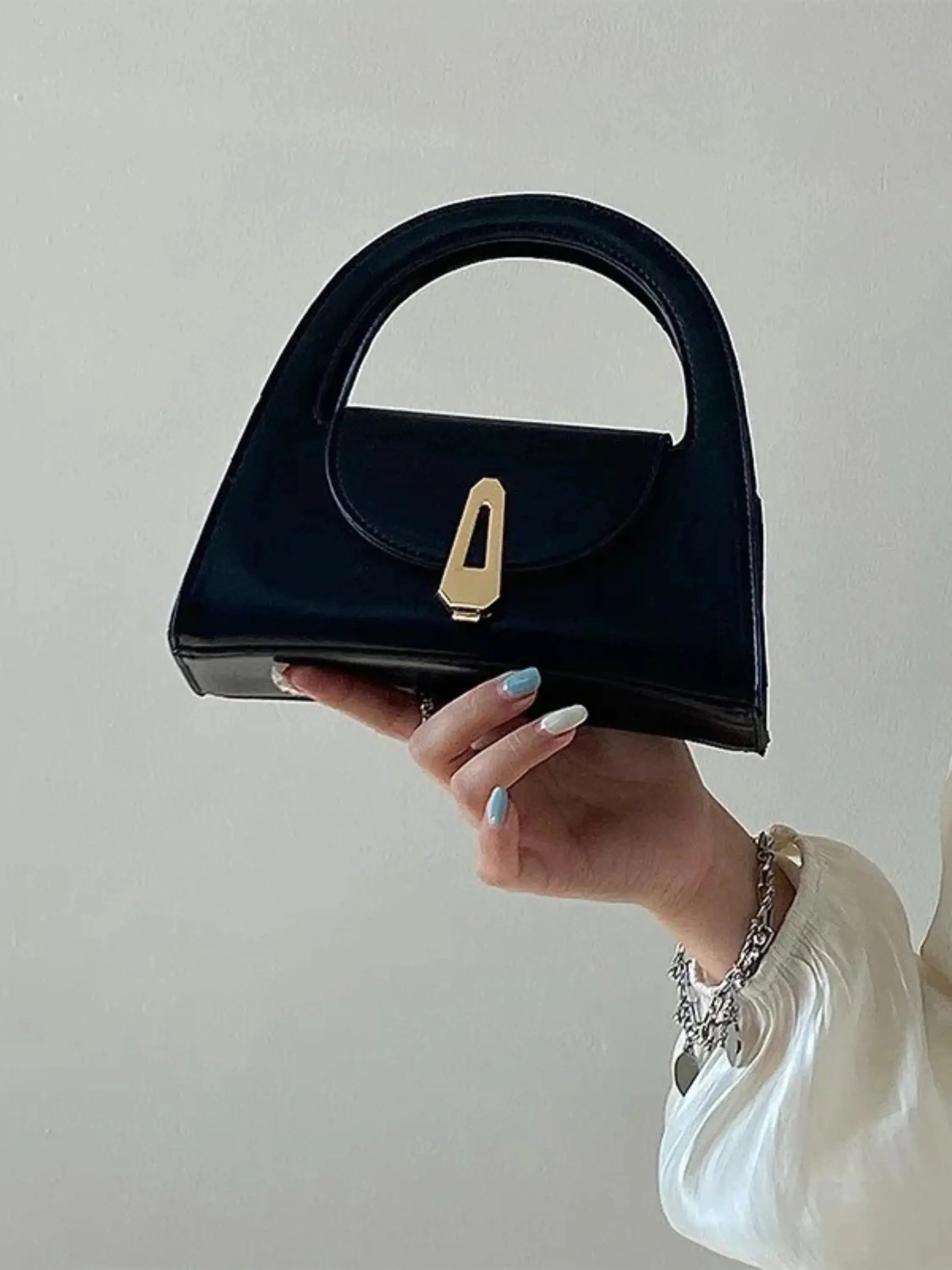 Dagmar | Moderne Schwarze Mini Schultertasche - Image 7