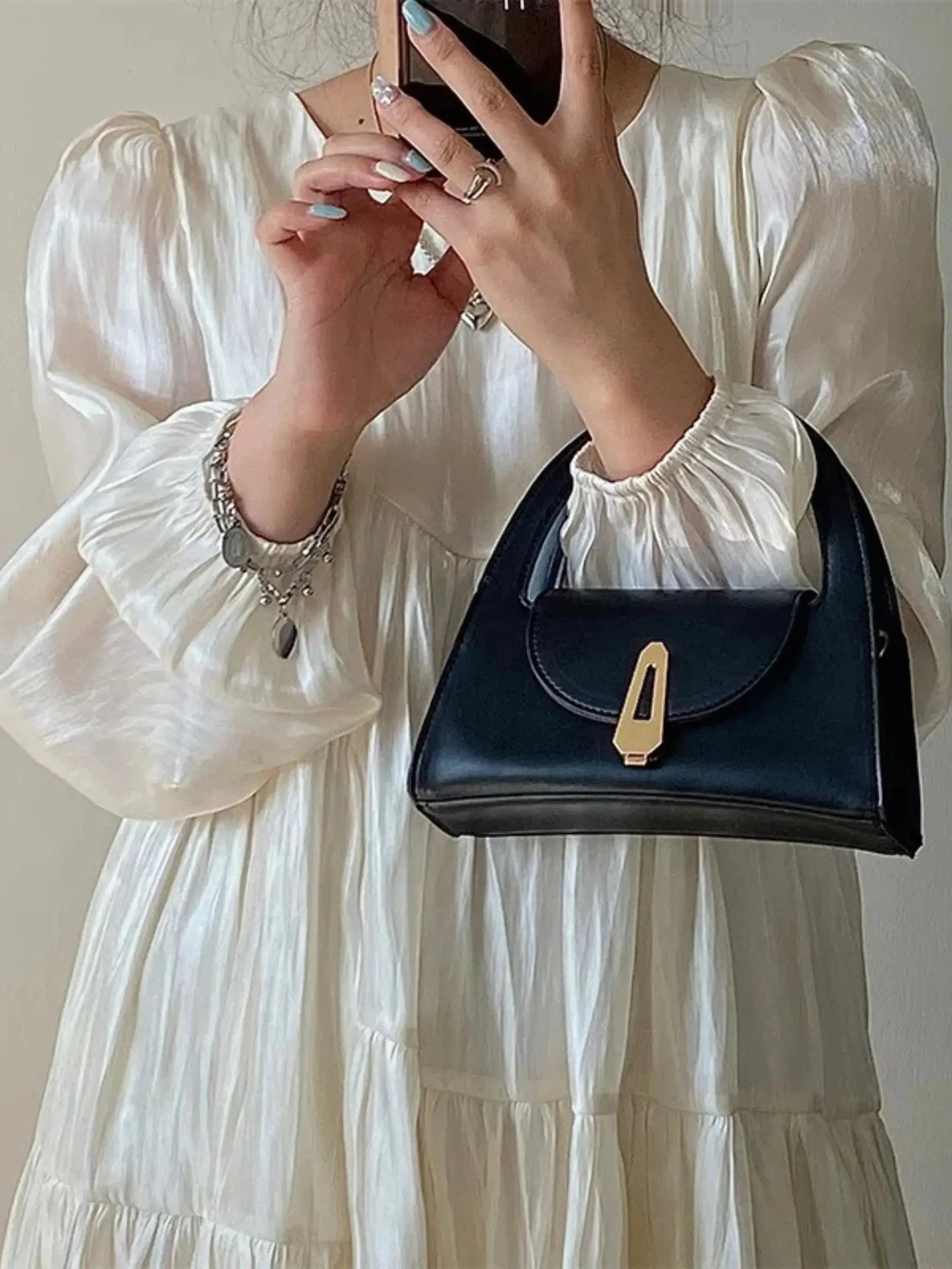 Dagmar | Moderne Schwarze Mini Schultertasche - Image 9