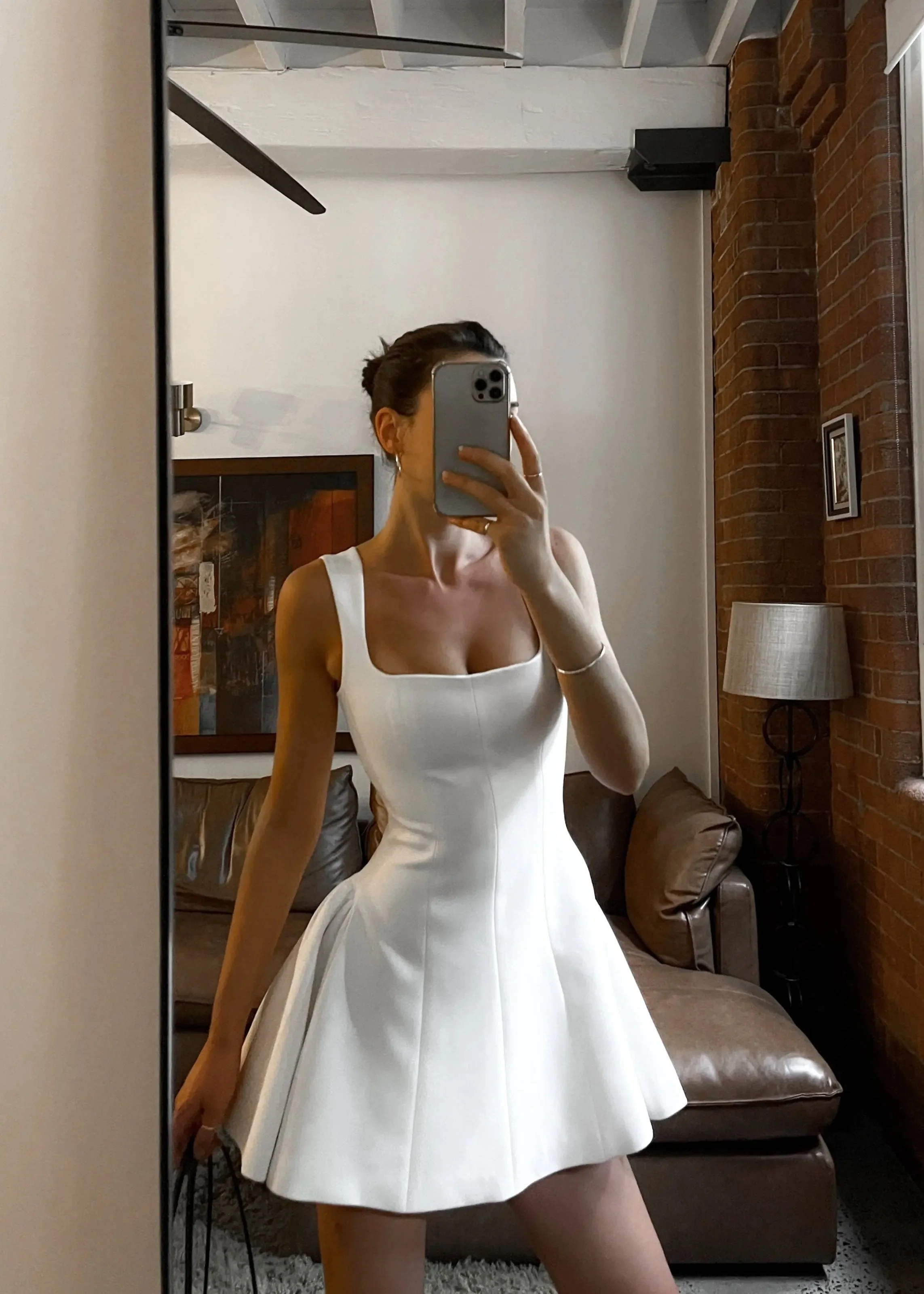 Divi | Weiße Skaterkleid mit Breiten Trägern & Rechteckigem Ausschnitt - Image 13