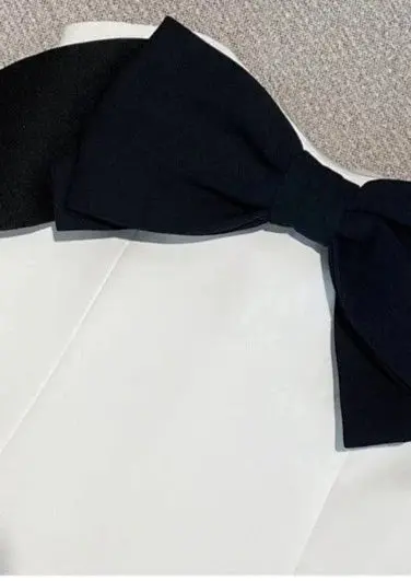 Eloise | Weißes Minikleid mit Schwarzer Schleife & Carmen-Ausschnitt - Image 16