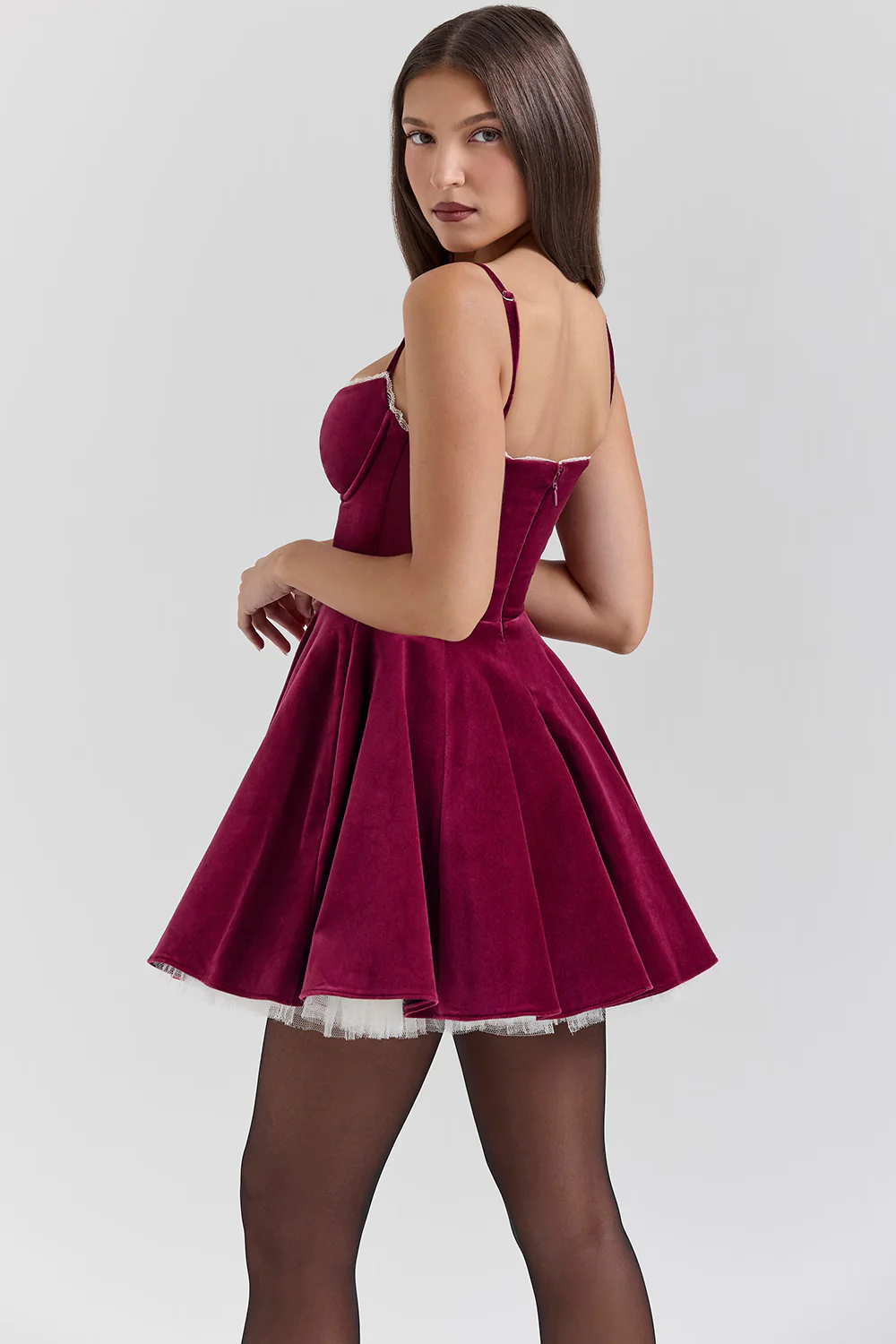 Eva | Samt Minikleid mit Spaghettiträgern und Ausgestellt Rock - Image 3