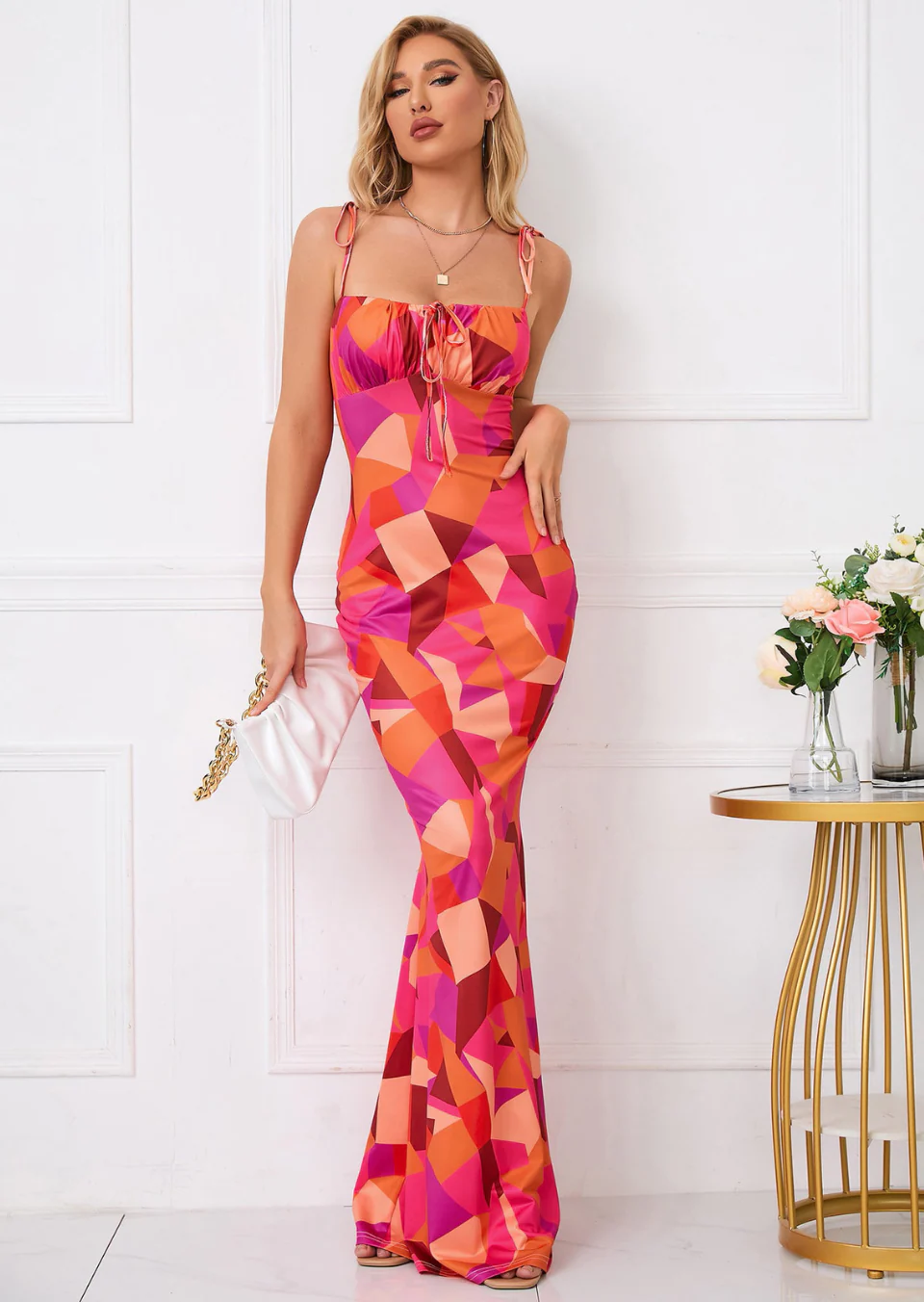 Figurbetonendes Maxikleid mit Blumenmuster und Schleifendetails – weiblicher Sommertraum - Image 10