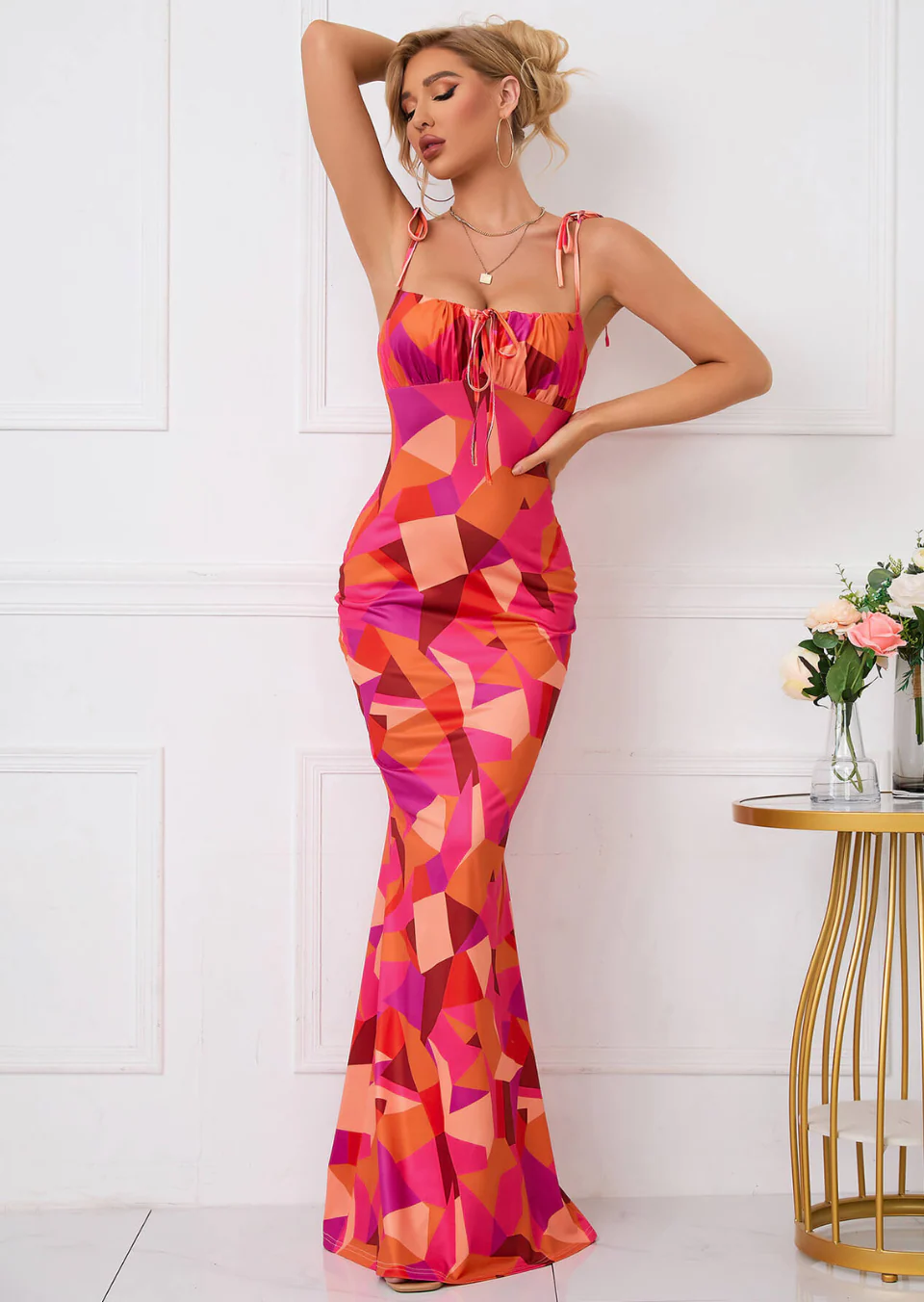 Figurbetonendes Maxikleid mit Blumenmuster und Schleifendetails – weiblicher Sommertraum - Image 12