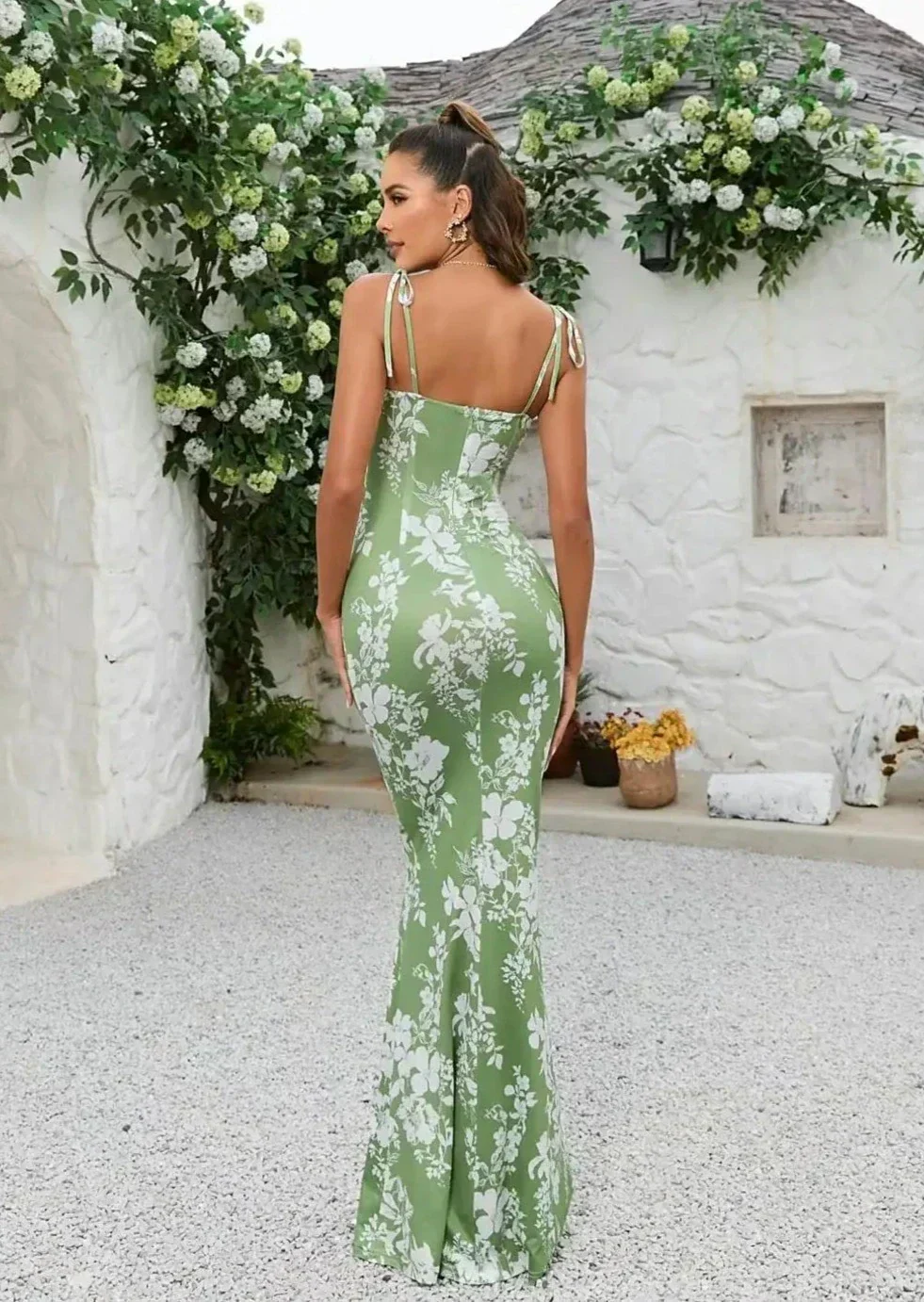 Figurbetonendes Maxikleid mit Blumenmuster und Schleifendetails – weiblicher Sommertraum - Image 5