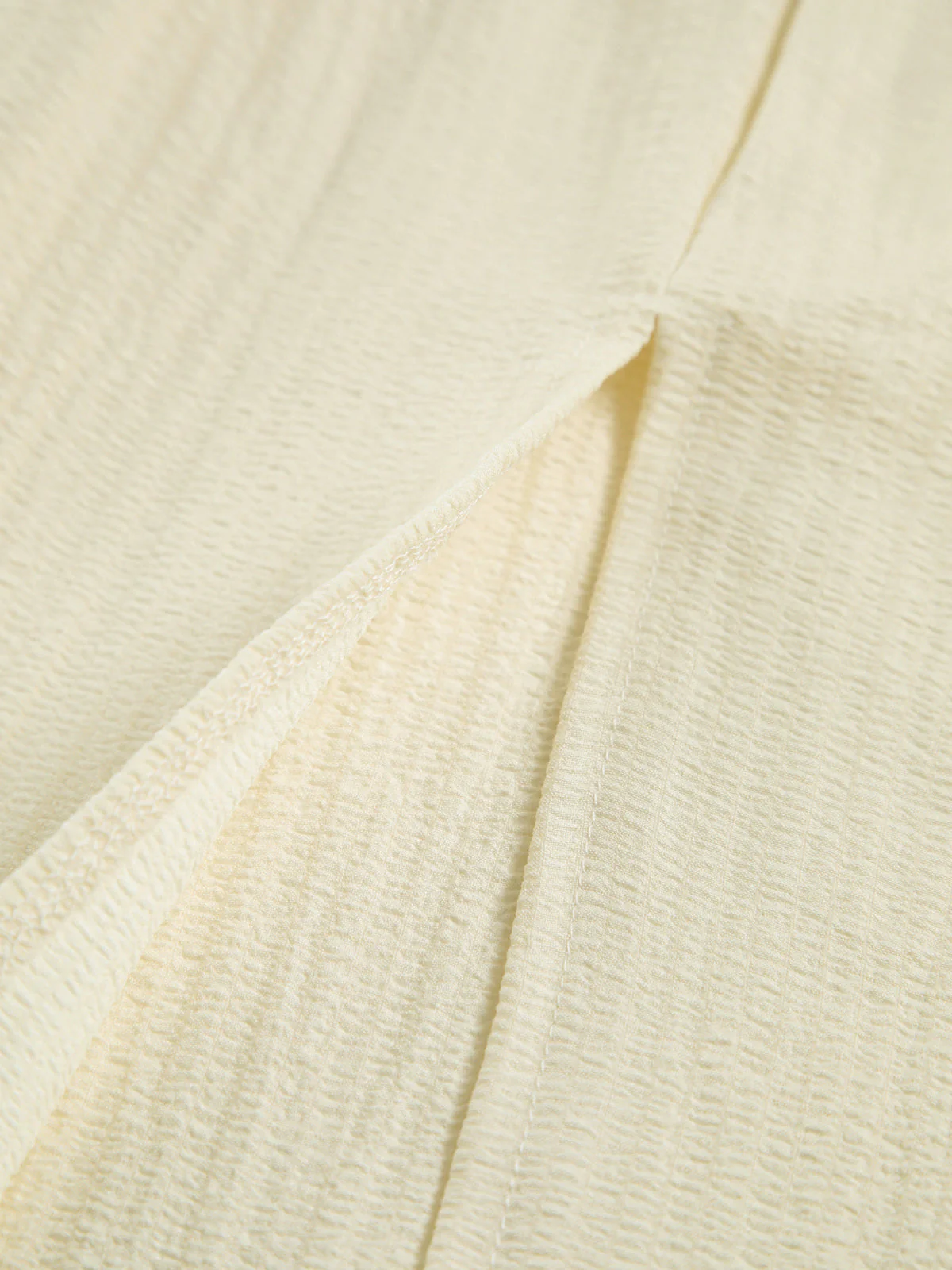Hadley | Luftiges Midi-Kleid mit Cut-Out, Spaghettiträgern und Hohem Schlitz - Image 5