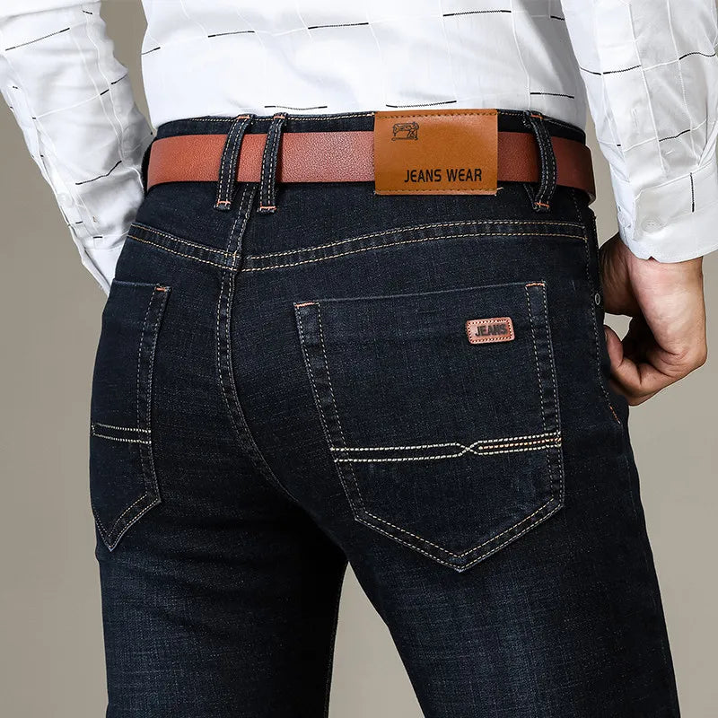 Heidi-Mode - Gerade geschnittene Stretchjeans für Herren - Image 12