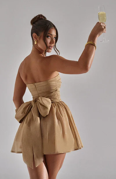 Katrina | Schulterfreies Minikleid mit Glitzerdetails und Ausgestelltem Rock - Image 4
