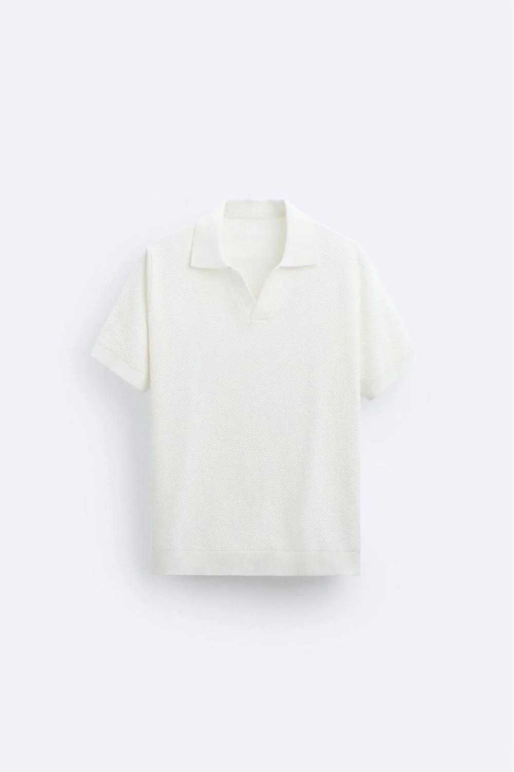Klassisches gestricktes Poloshirt in WeiĂź
