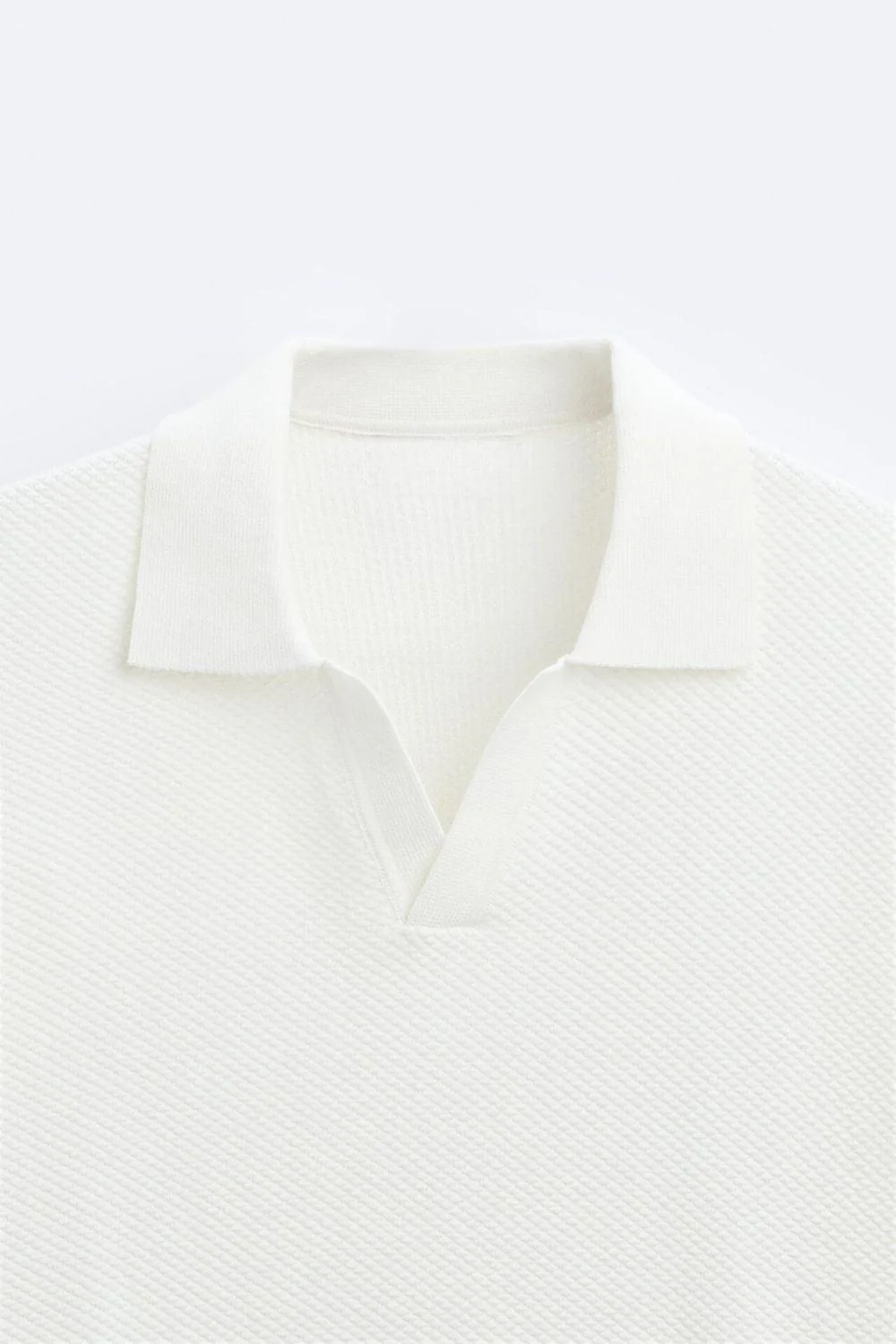 Klassisches gestricktes Poloshirt in WeiĂź - Image 5