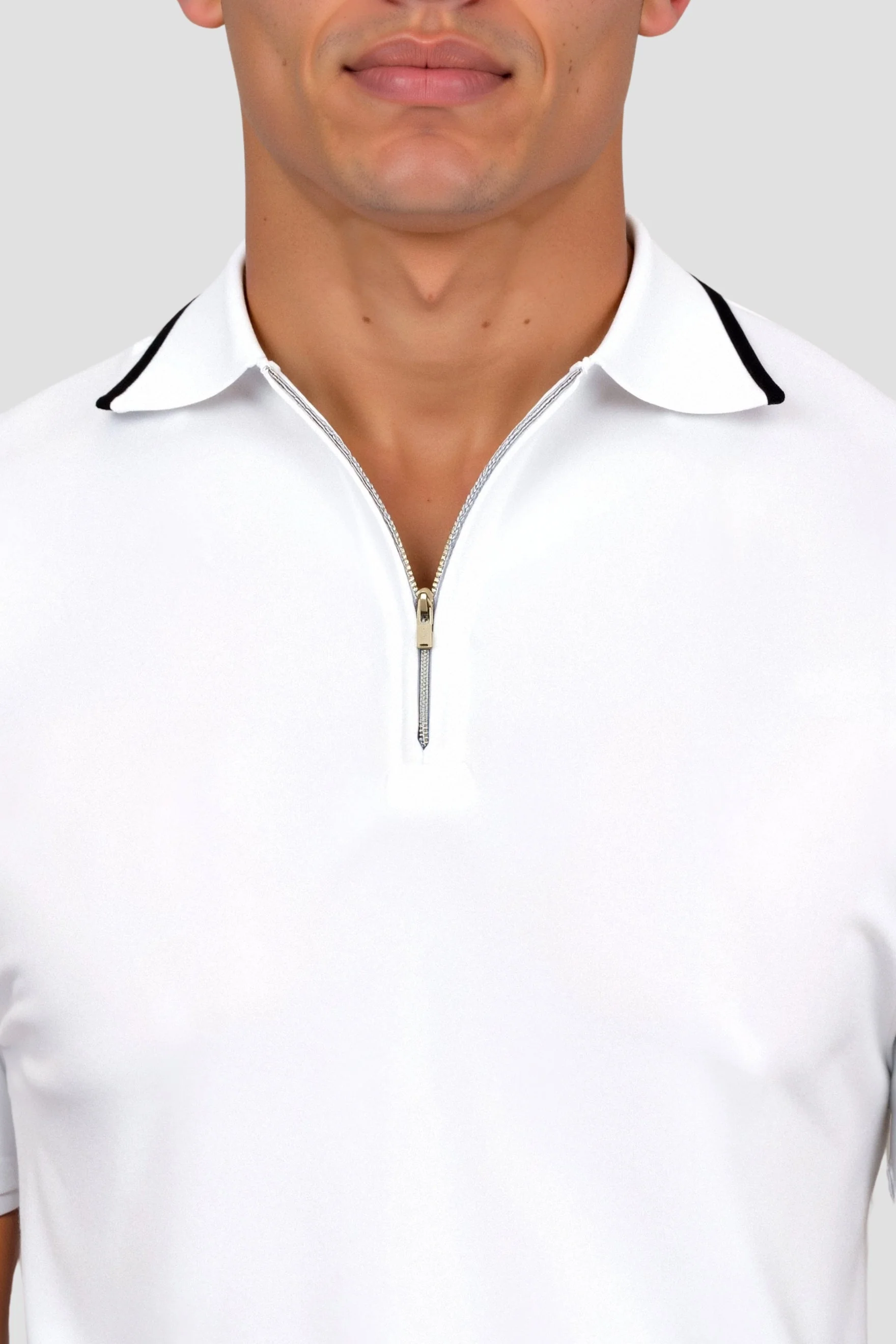 Klassisches Poloshirt mit Reißverschluss und Kontrastdetails - Image 4