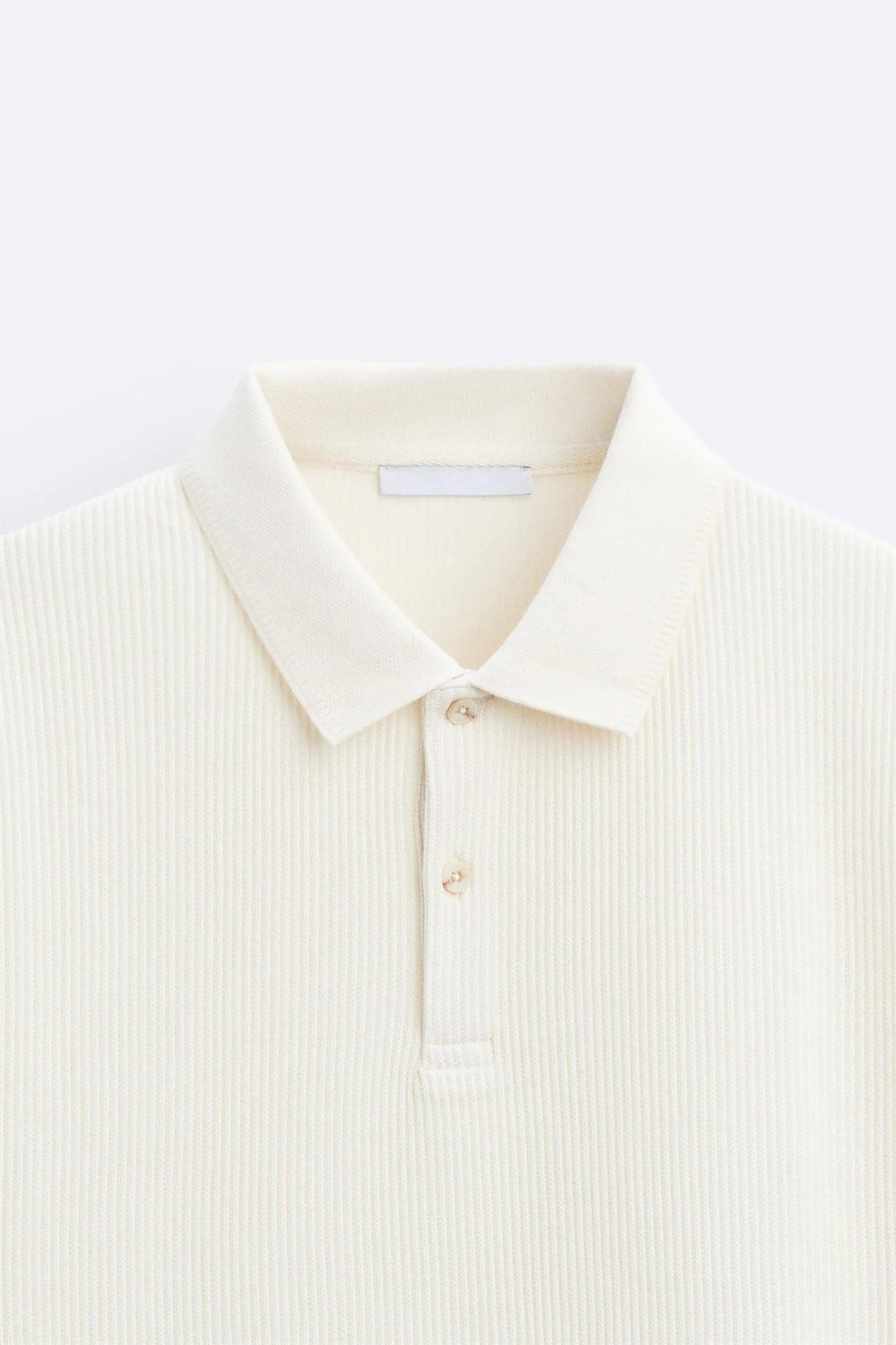 Kurzarm-Polo in Cremeweiß – Minimalistisch und Komfortabel - Image 5
