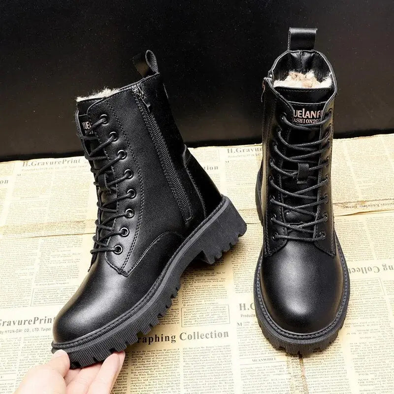 Lia | Schwarze gefütterte Schnürschuhe mit Profilsohle - Image 3
