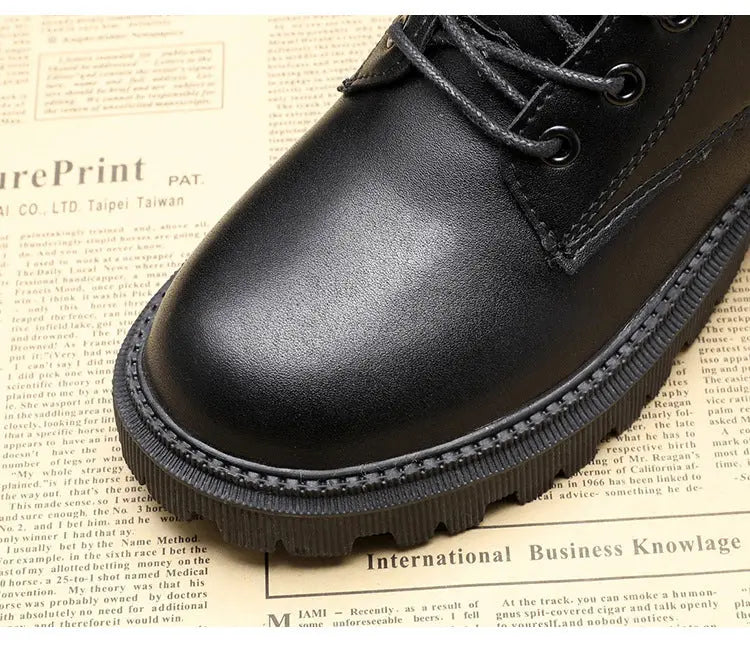Lia | Schwarze gefütterte Schnürschuhe mit Profilsohle - Image 7