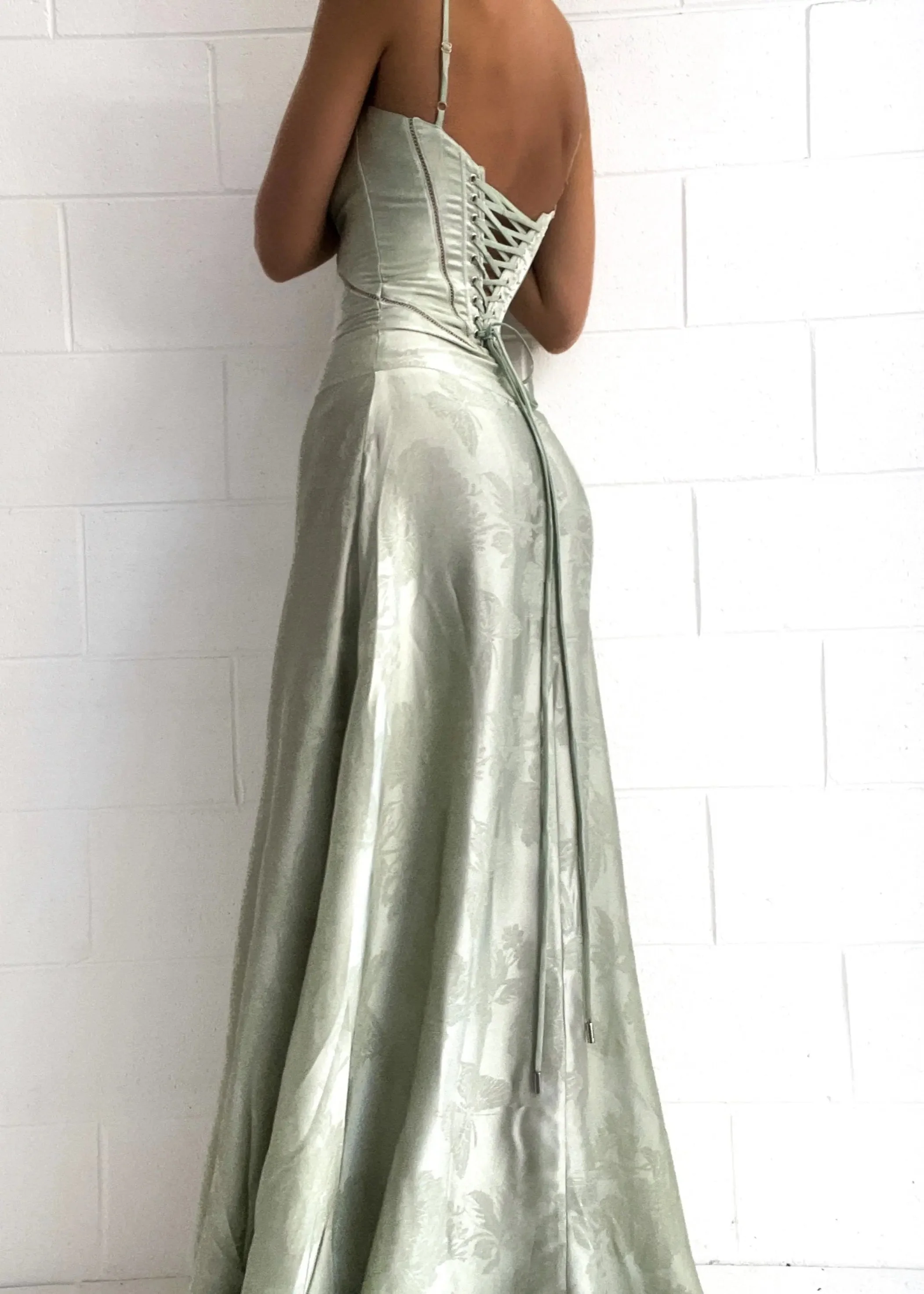 Maddy | Elegantes Damen Maxikleid mit Spaghettiträgern & Blumenmuster - Image 5