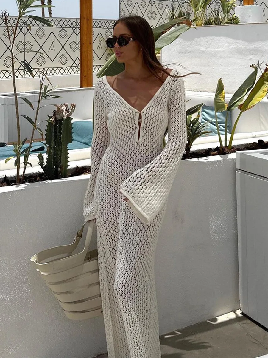 Maxi-Kleid im Häkel-Look mit tiefem Ausschnitt und langen Ärmeln - Image 8