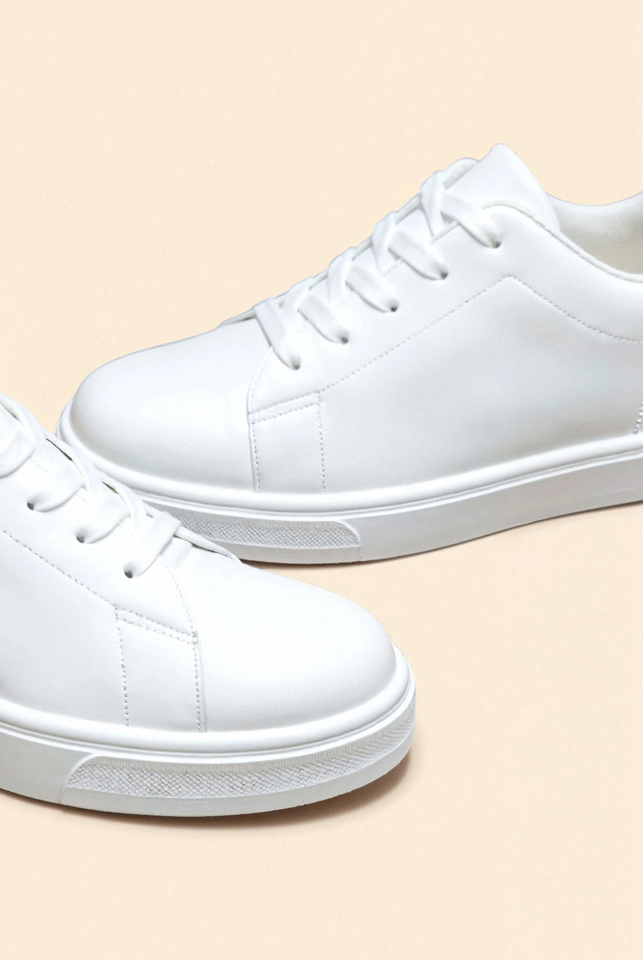 Minimalistische weiße Sneaker – Perfekt für jeden Anlass - Image 4