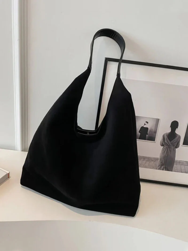 Olga | Minimalistische Schultertasche aus Wildleder - Image 17