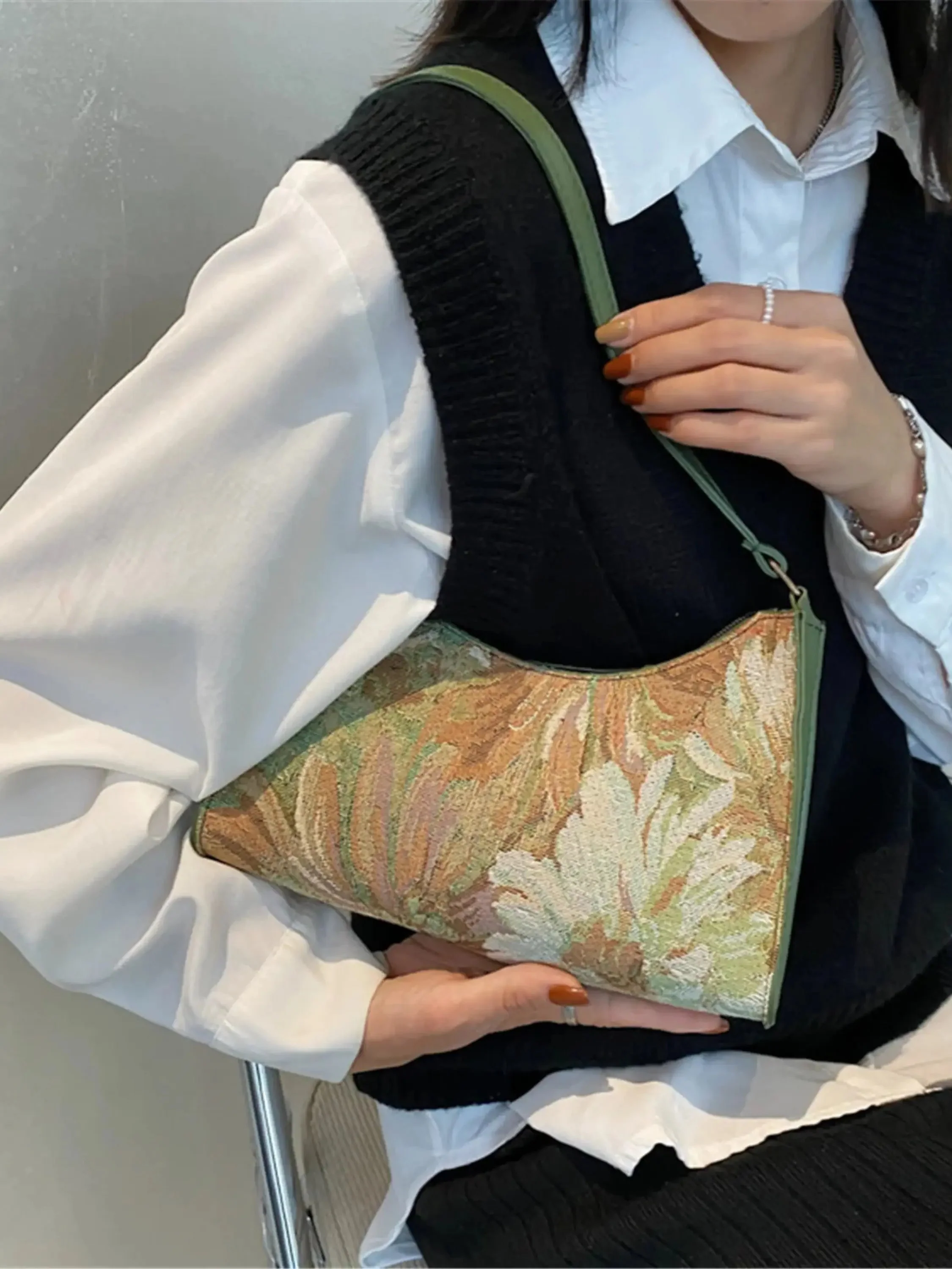 Philine | Vintage Blumen Tapisserie Schultertasche - Image 5