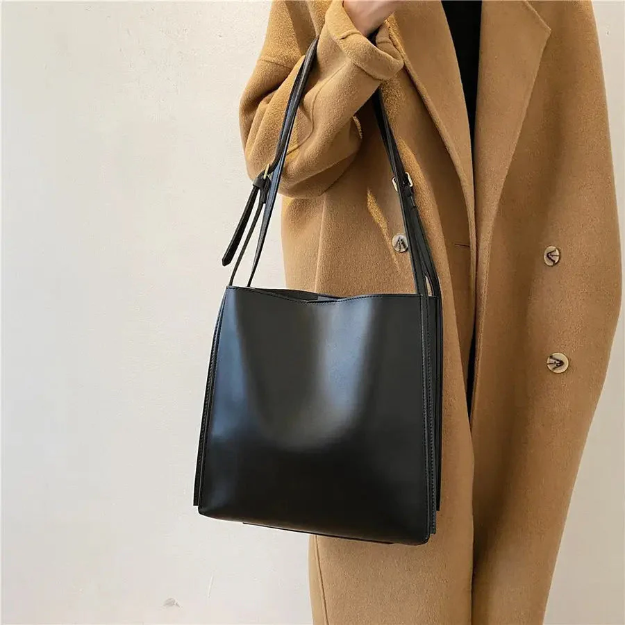 Roos | Boxy Leder Schultertasche mit klaren Linien und schmalem Band - Image 4