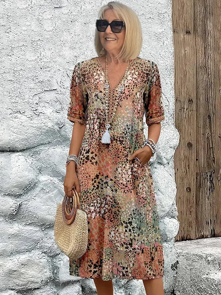 Sommerkleid mit V-Ausschnitt & Allover-Muster – Knielang & bequem - Image 5