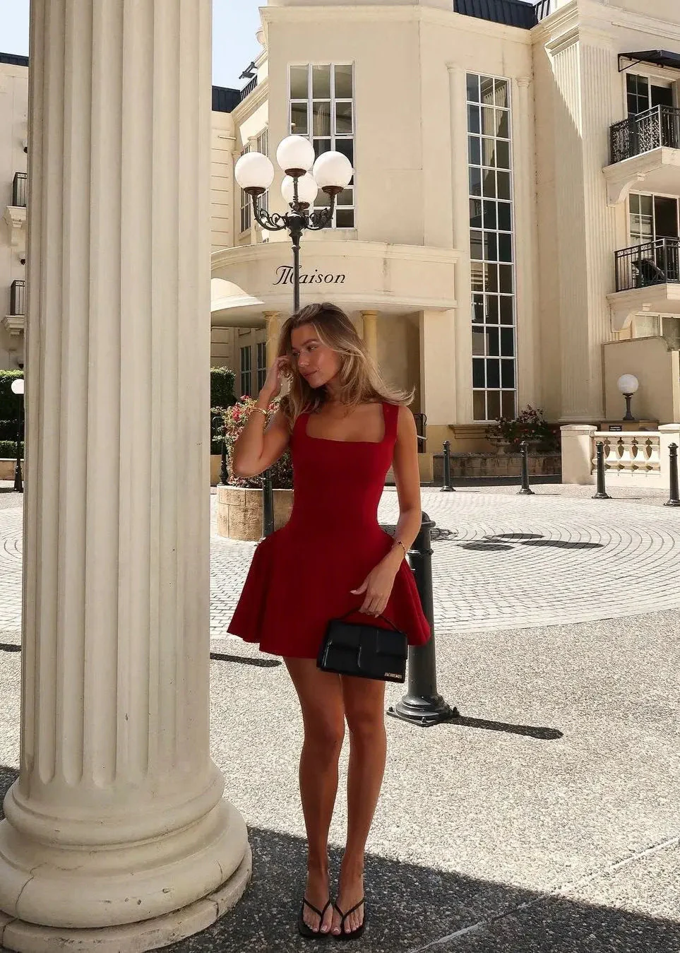 Vivienne | Rote Skaterkleid mit Quadrat-Ausschnitt & A-Linie - Image 10