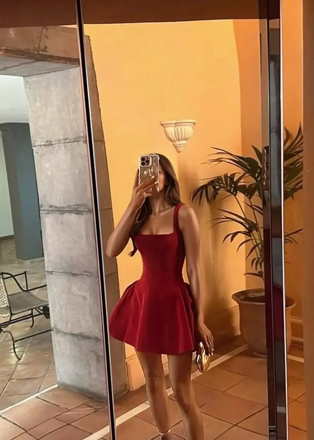 Vivienne | Rote Skaterkleid mit Quadratischem Ausschnitt & A-Linie - Image 12