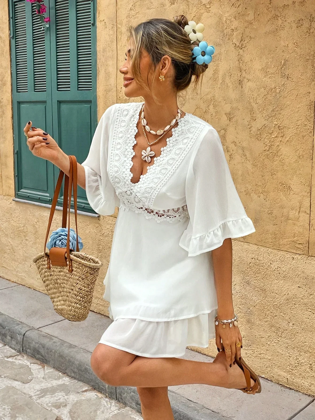 Weiße Boho-Sommerkleid mit Spitze und Volants – V-Ausschnitt & lockere Passform | Zendoo - Image 3