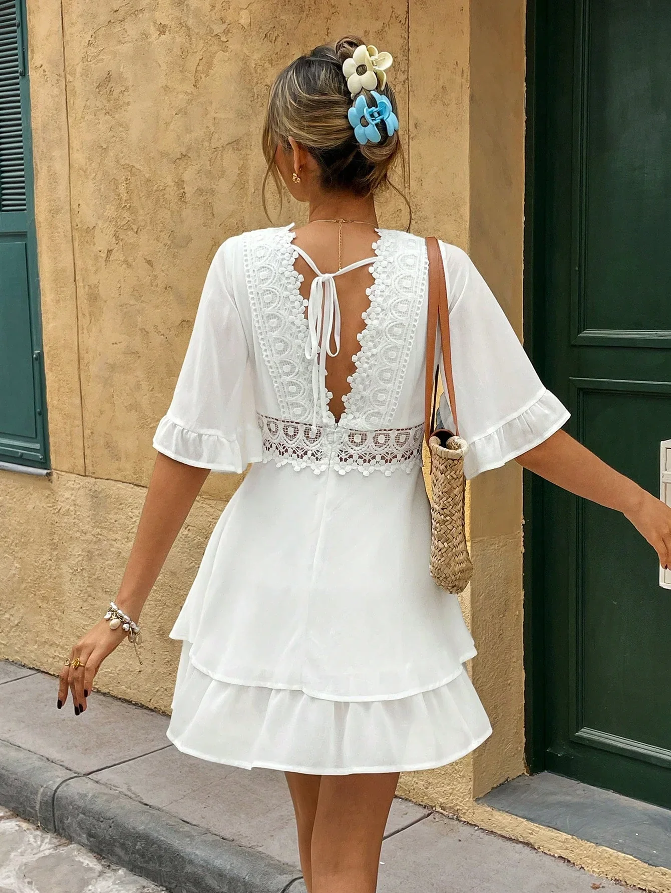 Weiße Boho-Sommerkleid mit Spitze und Volants – V-Ausschnitt & lockere Passform | Zendoo - Image 6