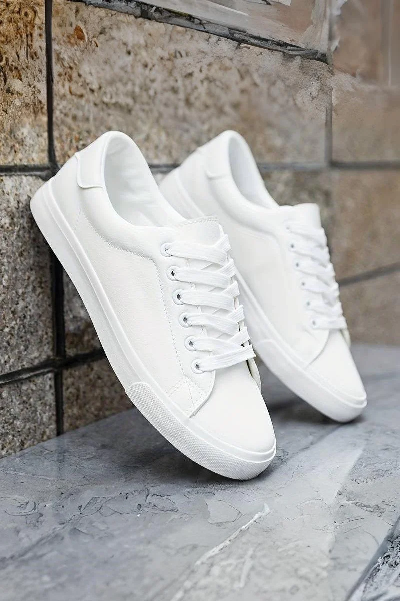 Weiße Sneakers – Einfache Eleganz und Vielseitigkeit - Image 4