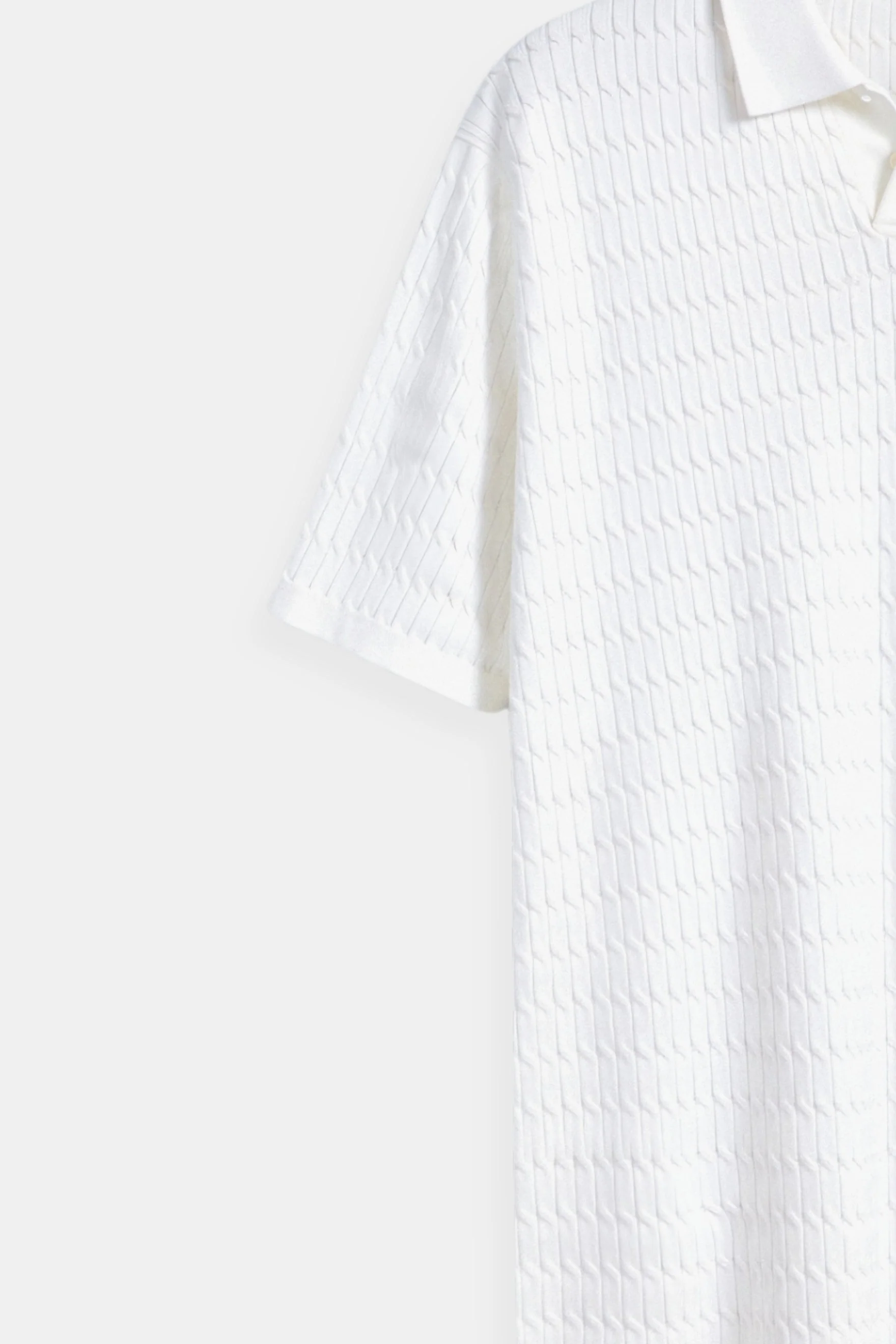 Weißes gestricktes Poloshirt mit Strukturmuster - Image 6